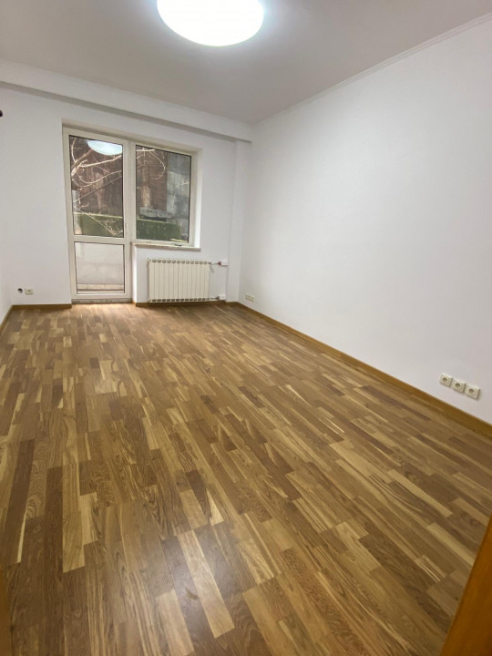 SE VINDE APARTAMENT DECOMANDAT 10 CAMERE LUX 456 MP UTILI IN ZONA AVIATORILOR